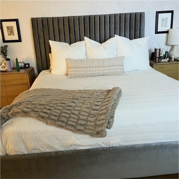 NWT 14"×36" Traditional Embroidered Oblong
Decorative Pillow Ivory - Picture 5 of 5